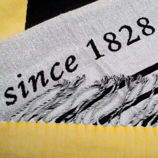 Blanket for sofa in 155x190cm, black with lightbulb print, zoeppritz bulb